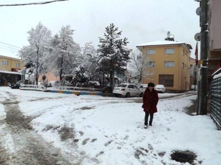 Bilecik’in Yenipazar İlçesi Beyaza Büründü G4