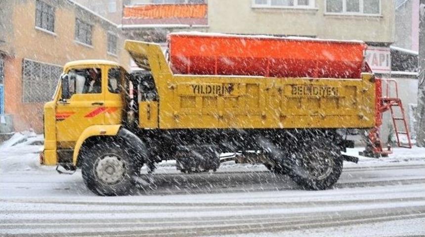 Yıldırım&rsquo;da Kar N&ouml;beti Başladı