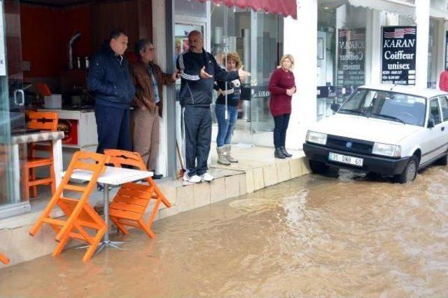 Bodrum'da Lodos Yerini Sağanak Yağmura Bıraktı