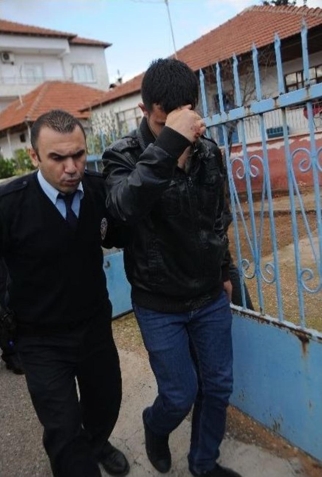 Israrcı Koca, Eşi Ve Oğlu Tarafından Yakılmak İstendi