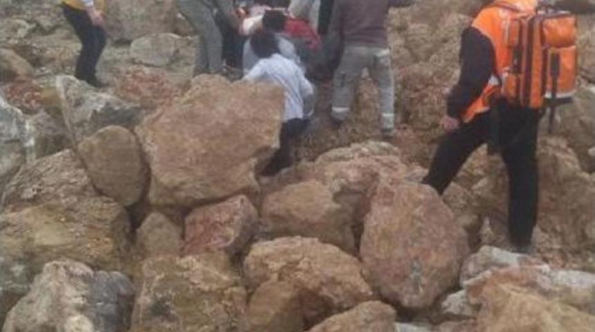 Kavgadan Ka&ccedil;arken 30 Metreden D&uuml;ş&uuml;p Yaralandı