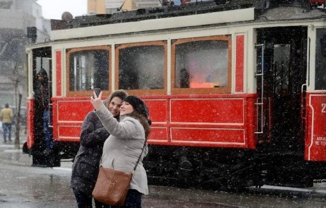 İstanbul&rsquo;da Kar Manzaraları