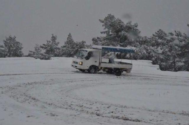 Manisa Spil Dağı Beyaza Büründü