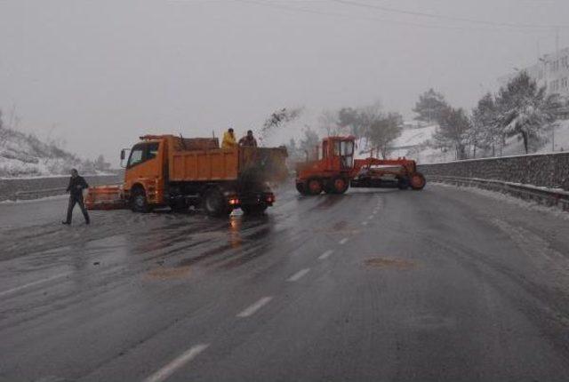 Kar, İzmir'in Kapısına Dayandı