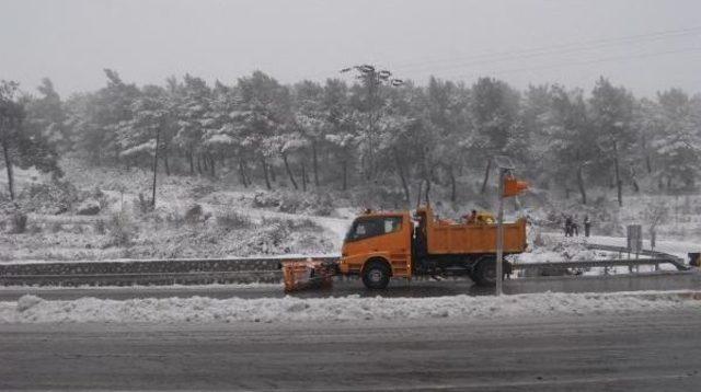 Kar, İzmir'in Kapısına Dayandı