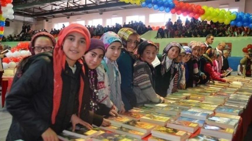 Başçiftlik’te Kitap Fuarı