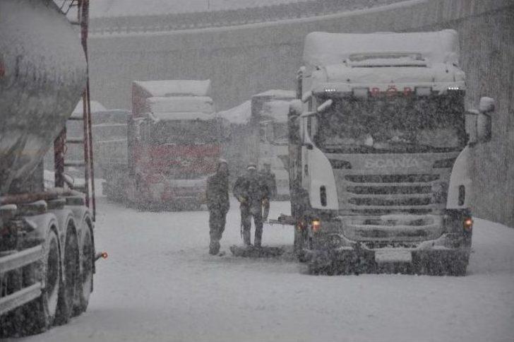Bursa-ankara Kara Yolu Trafiğe Kapandı G3