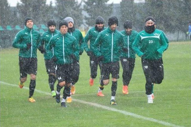 Akhisar Belediyespor’da Kupa Mesaisi Başladı