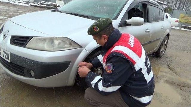 Jandarma’dan Kar Lastiği Uygulaması