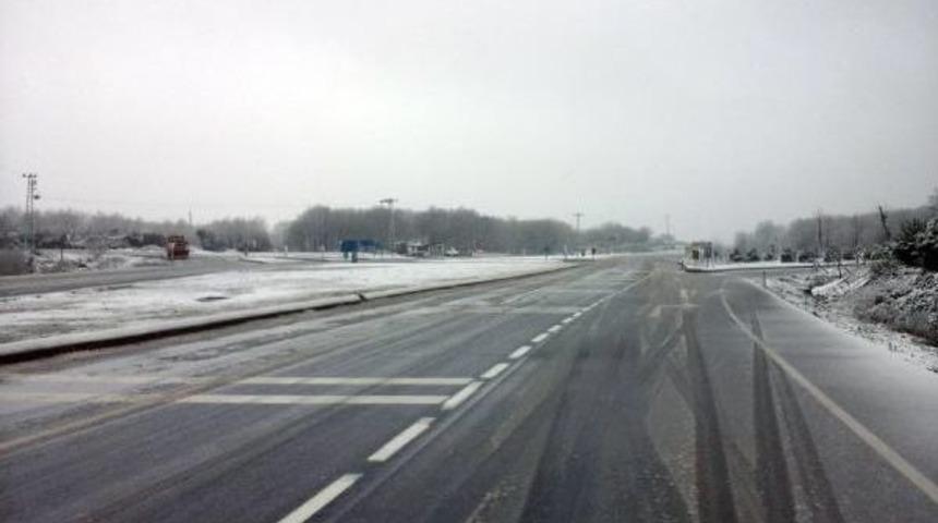 Şile Yolunda Kar Yağışı