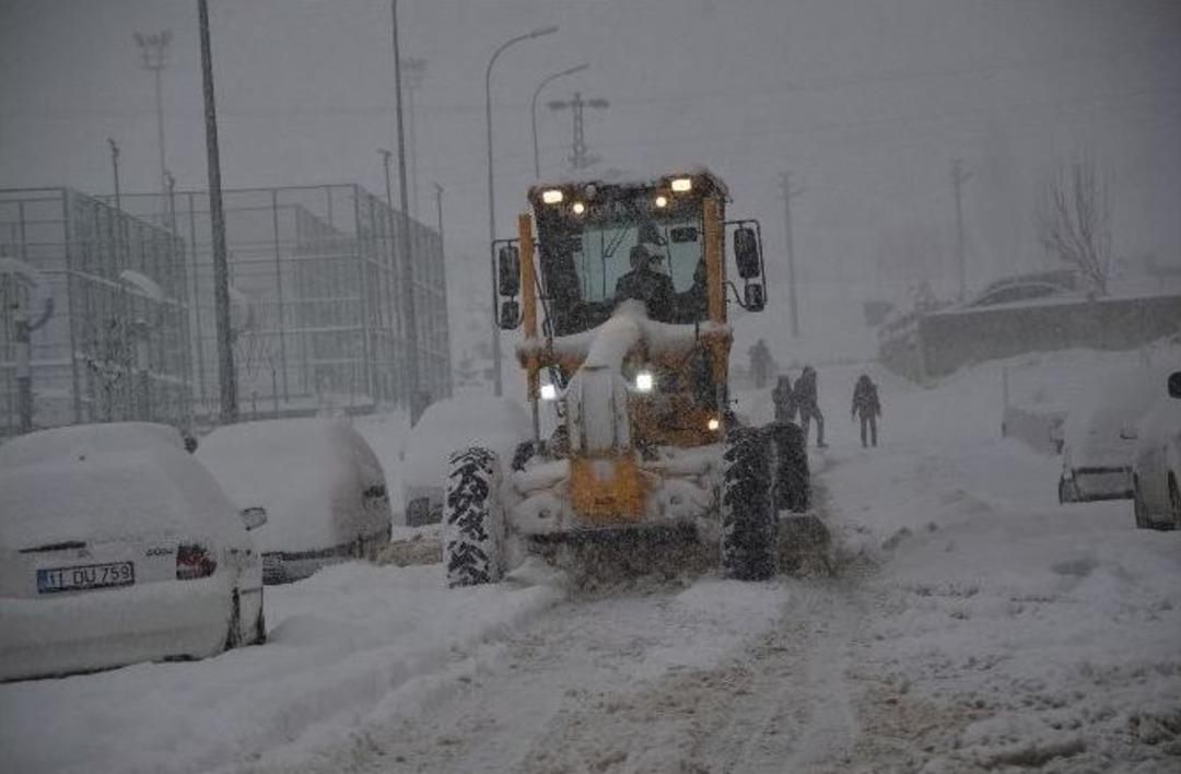 Boz&uuml;y&uuml;k&rsquo;te Acil Durum Ekipleri Devreye Girdi