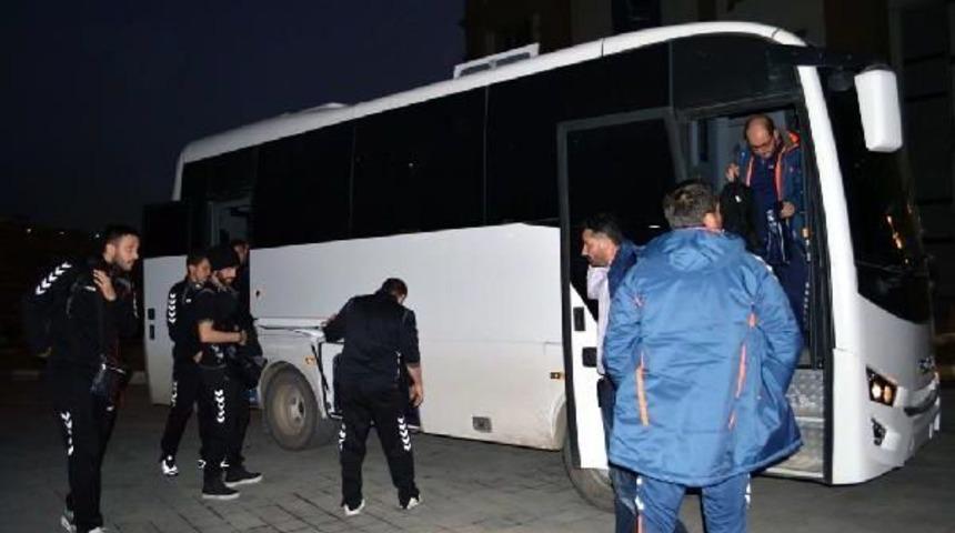 Torku Konyaspor Kafilesine Şırnak'ta Zırhlı Ara&ccedil;lı G&uuml;venlik