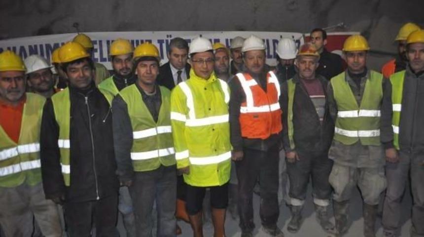 Bakan Elvan: Karayolları'ndaki Değişimi Motivasyon İ&ccedil;in Yaptık (3)