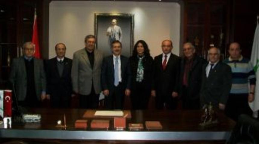 Eskişehirli Şairler Ve Yazarlardan Başkan Ata&ccedil;&rsquo;a Teşekk&uuml;r Ziyareti