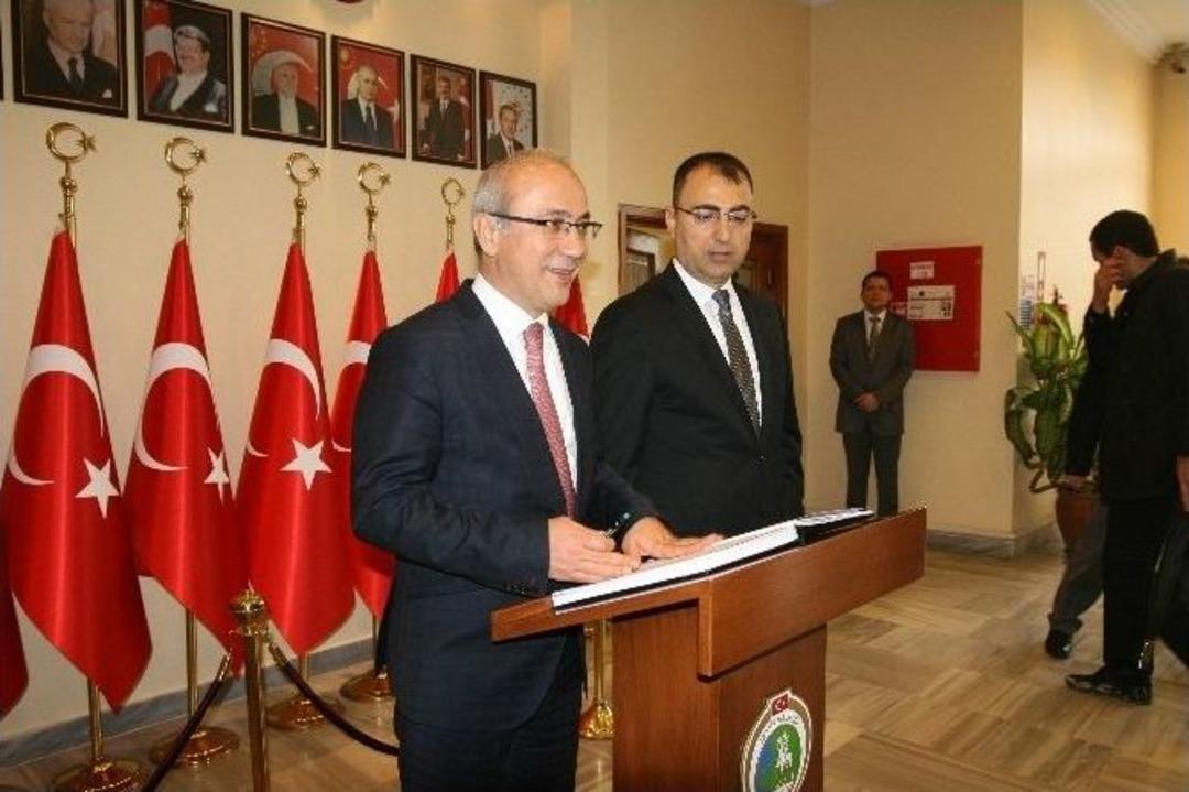 Bakan Elvan&rsquo;dan Alsancak Limanı A&ccedil;ıklaması