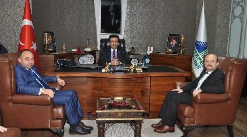 Vali Güzeloğlu, Başkan Üzülmez’i Ziyaret Etti