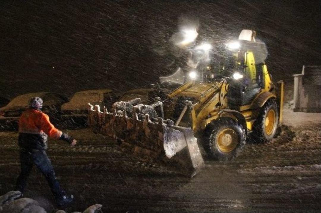Sakarya &Uuml;niversitesi &Ouml;ğrencileri Yollarda Mahsur Kaldı