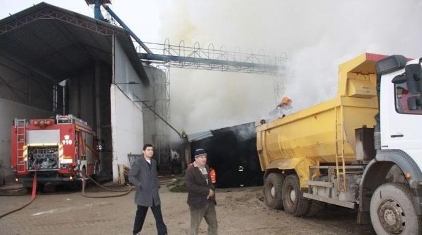 Yumurta &Uuml;retim Tesisindeki Yangın Korkuttu