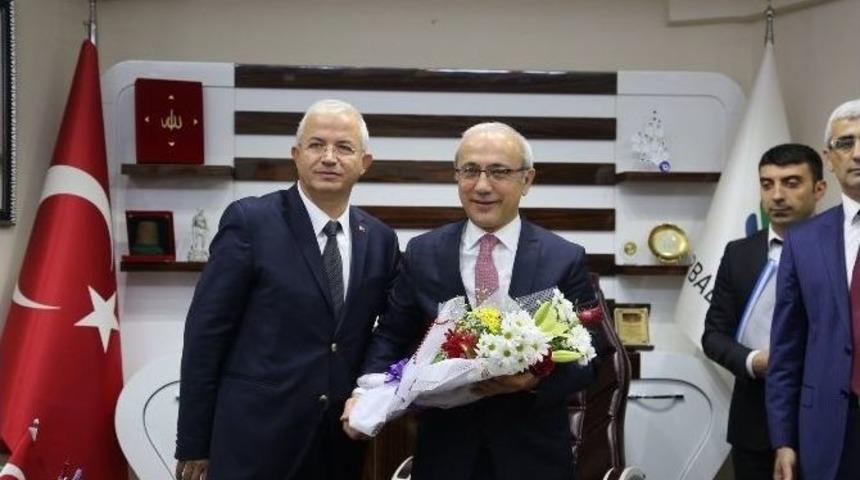 Bakan Elvan&rsquo;dan Başkan G&ouml;rmez&rsquo;e A&ccedil;ık &Ccedil;ek