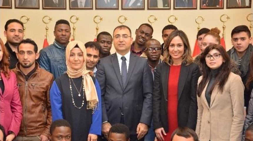 Ak Parti&rsquo;nin Siyaset Ekonomisi&rsquo;ni Bitirenlere Sertifika