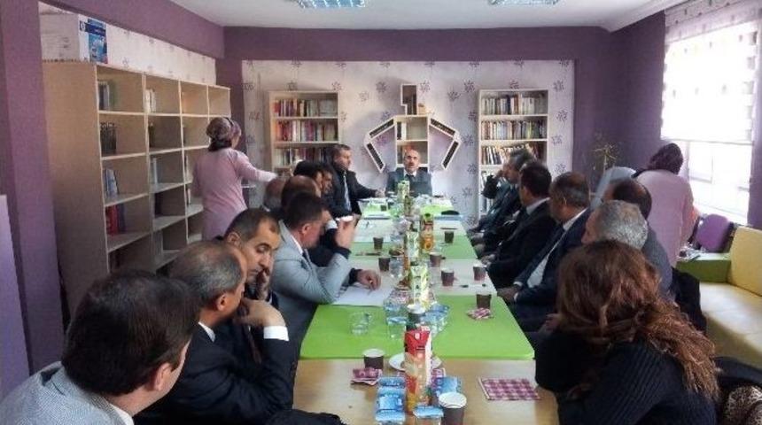 Edremit&rsquo;te Okul M&uuml;d&uuml;rleri Toplantısı