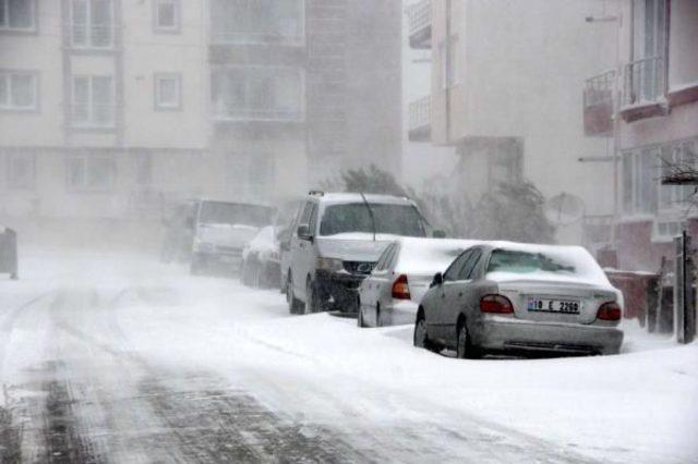 Çanakkale'de Tipi Kara Ve Deniz Ulaşımını Aksatıyor