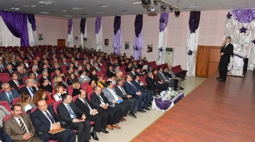 Okul M&uuml;d&uuml;rlerine Y&ouml;neticilik Formasyonu