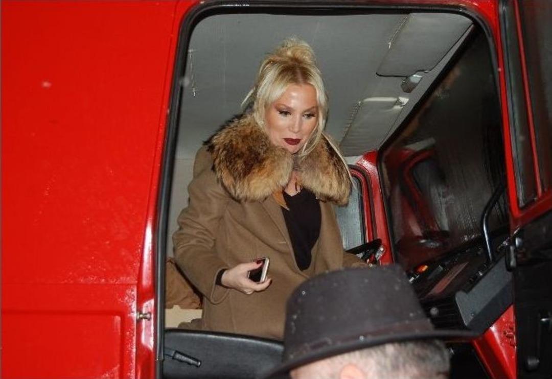 (&ouml;zel Haber) Lerzan Mutlu&rsquo;nun Aracı Mengen&rsquo;de Kara Saplanınca, &Ccedil;aycuma&rsquo;ya İtfaiyeyle Geldi