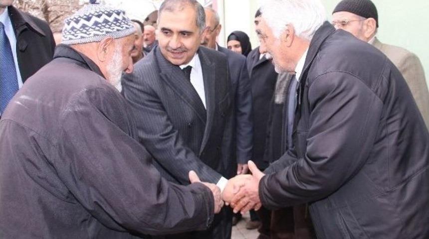 Elazığ Valisi Ko&ccedil;ak, G&uuml;m&uuml;şkavak Mahallesi Sakinleri İle Buluştu