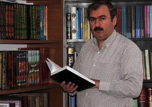 Doç. Dr. İdiz: Noel Maksadıyla Yılbaşı Kutlamak Haramdır