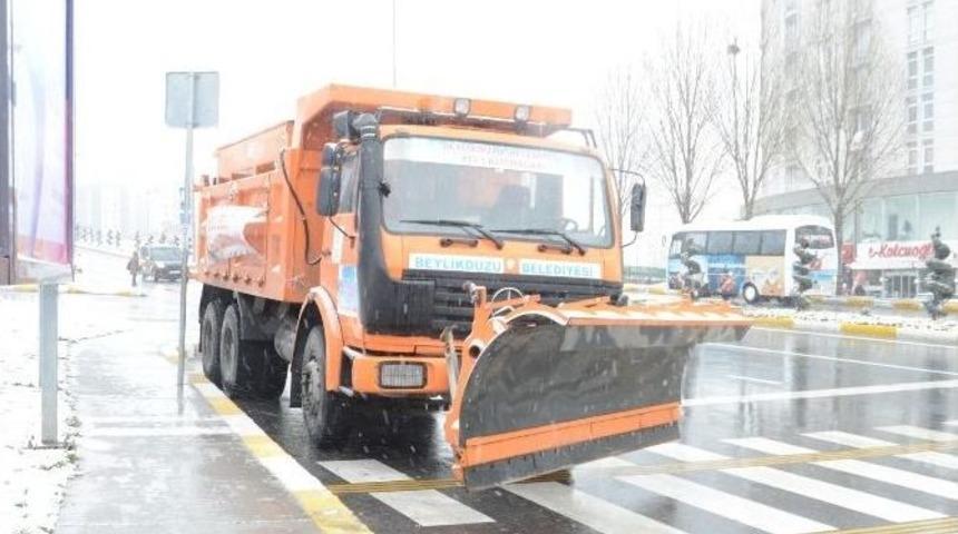 Beylikd&uuml;z&uuml; Karla M&uuml;cadele Ekipleri G&ouml;revde