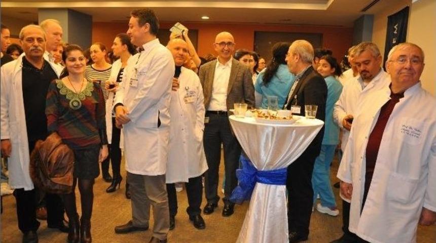 Acıbadem &Ccedil;alışanları Yeni Yılı Kutladı