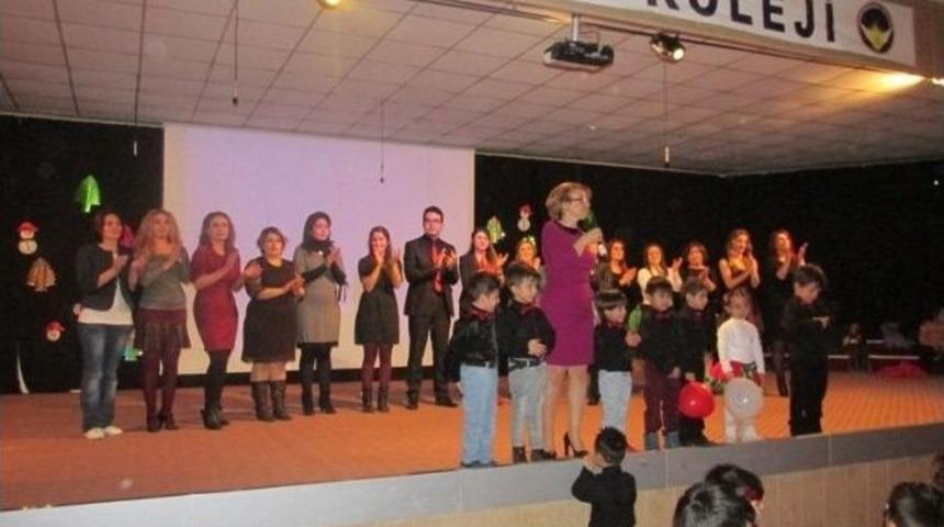 Minik &Ouml;ğrenciler İ&ccedil;in Yeni Yıl Eğlencesi