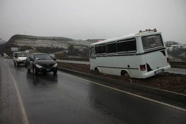 Öğrenci Servisi Kaza Yaptı: 5 Yaralı