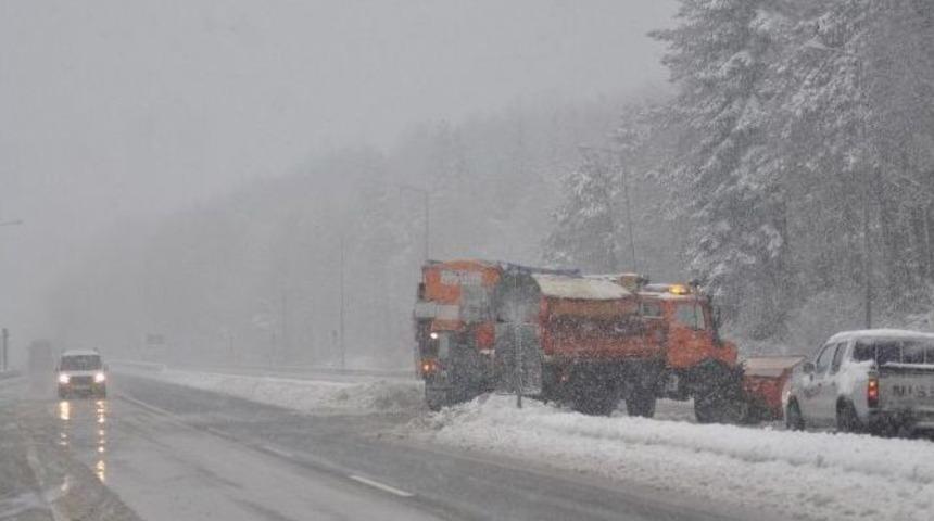 Bolu Dağı&rsquo;nda Kar Yağışı Devam Ediyor