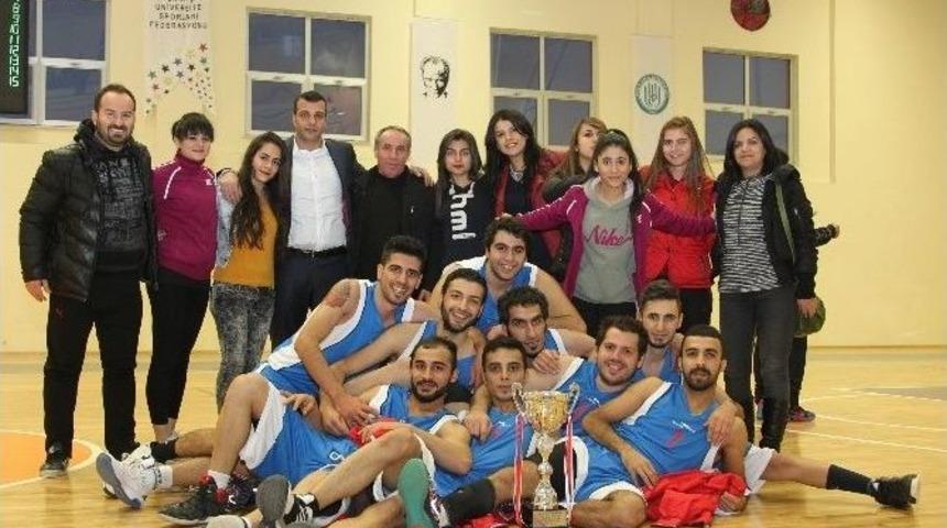 &Uuml;niversiteler Arası 2. Lig Basketbol Turnuvası Sona Erdi