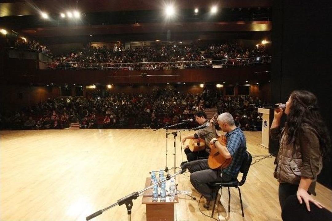 Seyhan&rsquo;da "grup Yorum" İzdihamı