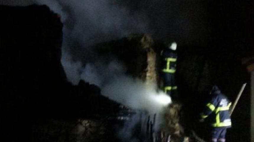 80 Yaşındaki Kadın Evinde &Ccedil;ıkan Yangında &Ouml;ld&uuml;