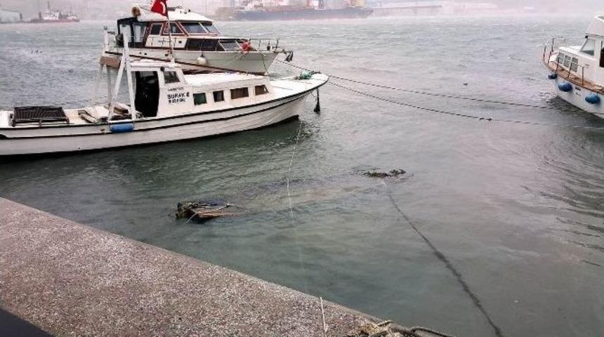 Bandırma&rsquo;da Fırtına Ve Kar Hayatı Fel&ccedil; Etti