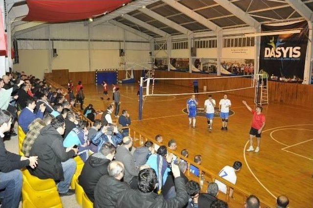 Darıca’da Voleybol Şampiyonu İsu 1