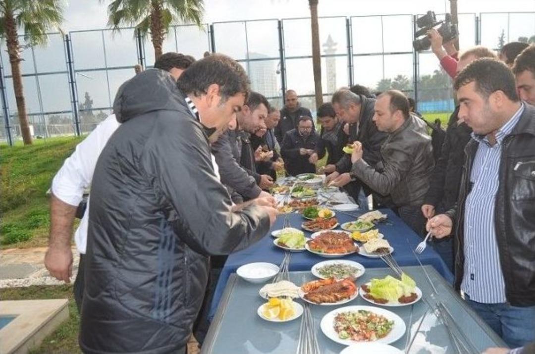 Adana Demirspor&rsquo;dan Birlik Ve Beraberlik Yemeği