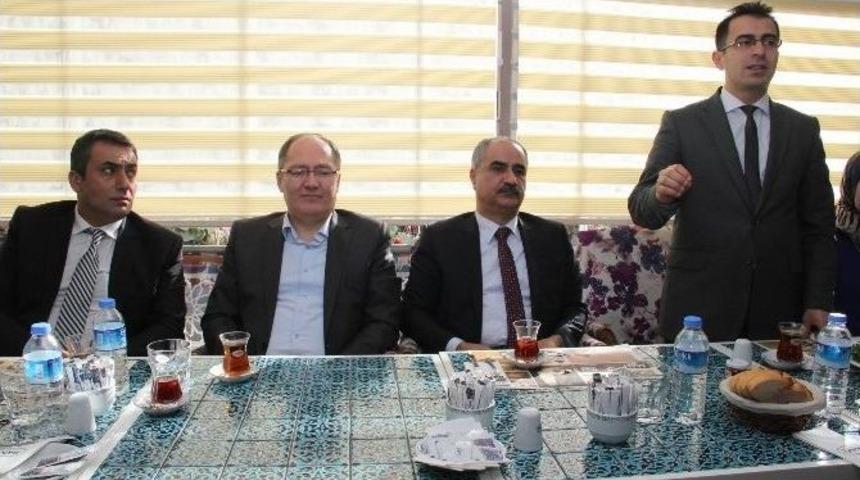 Ak Parti Merkez İl&ccedil;e Başkanlığı Stk Temsilcileri İle Toplantılarına Devam Ediyor