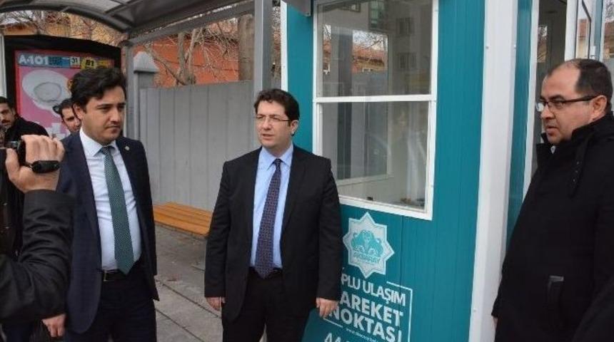 Otob&uuml;s Durakları Modernize Ediliyor