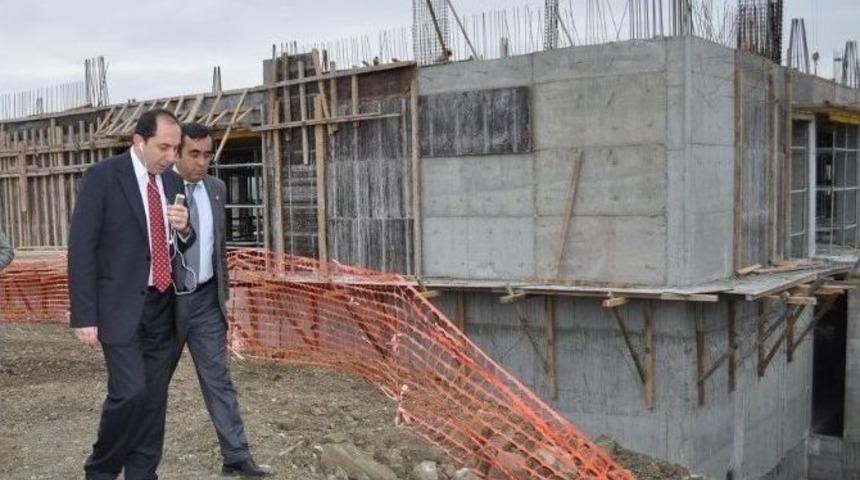 Rekt&ouml;r Alkan Sungurlu Myo Kamp&uuml;s İnşaatında İncelemelerde Bulundu