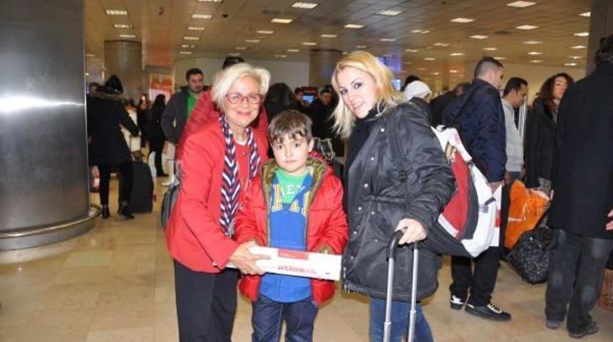 Havayolu Şirketinin Yılbaşı Hediyesi U&ccedil;ak Maketi