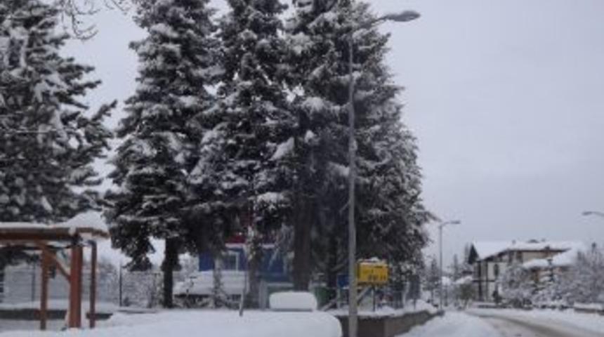 Daday Da 60 K&ouml;y Yolu Kardan Kapandı