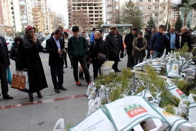 Orman B&ouml;lge M&uuml;d&uuml;rl&uuml;ğ&uuml;&rsquo;nden Yılbaşı &Ccedil;ıkartması 1