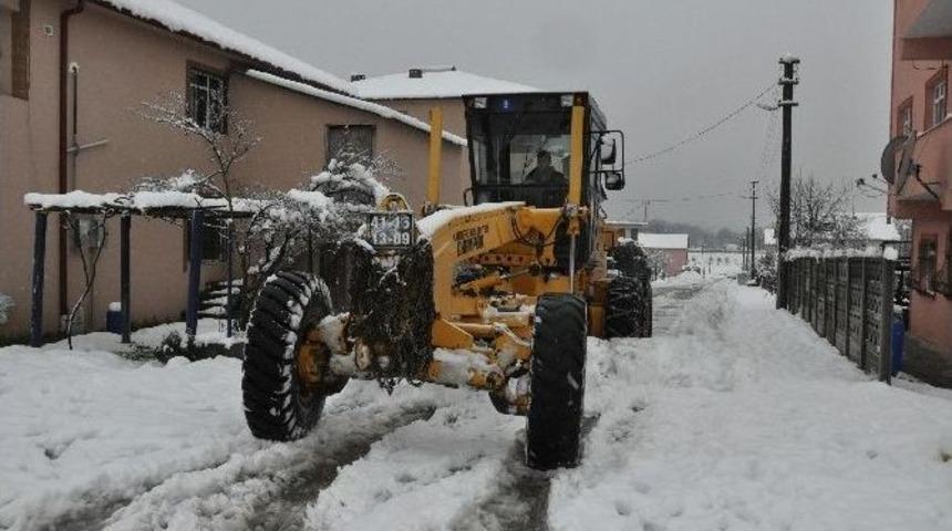 Kartepe&rsquo;de Karla M&uuml;cadele Ekibi İş Başı Yaptı
