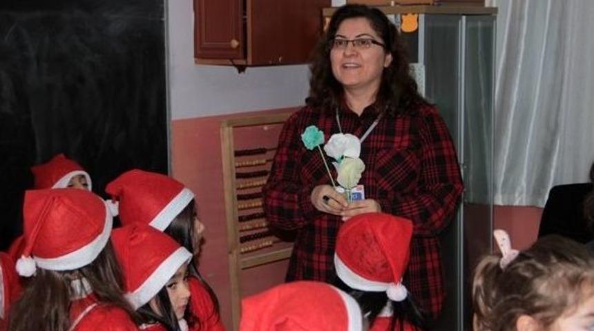 Ardahan&rsquo;da Hediyeler Minik Noel Babalardan