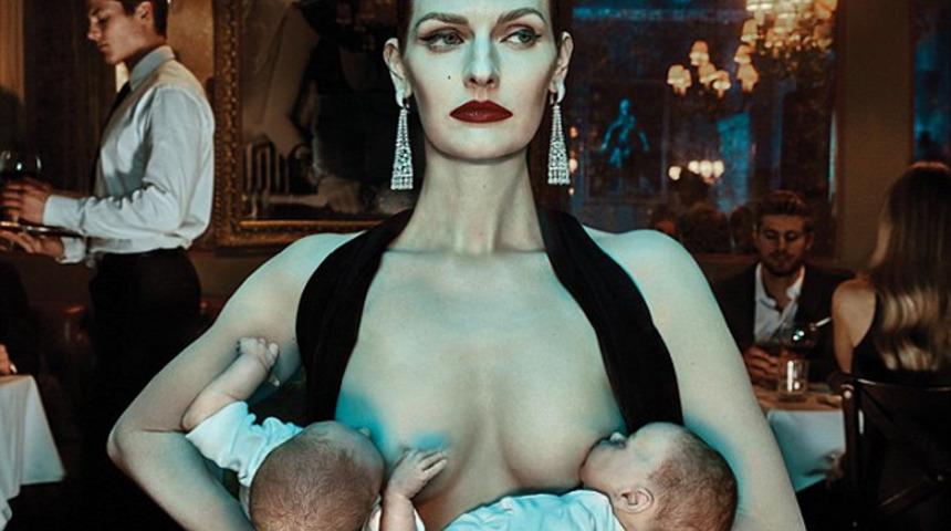  Reklam i&ccedil;in emzirdi!